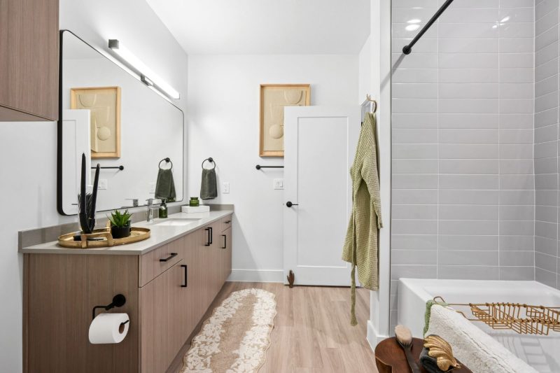 Cavella_LuxuryApartmentCommunity_Bathroom_CharlotteNC