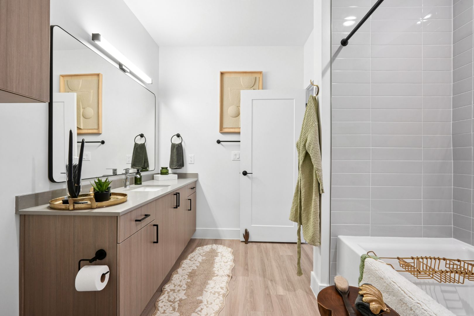 Cavella_LuxuryApartmentCommunity_Bathroom_CharlotteNC