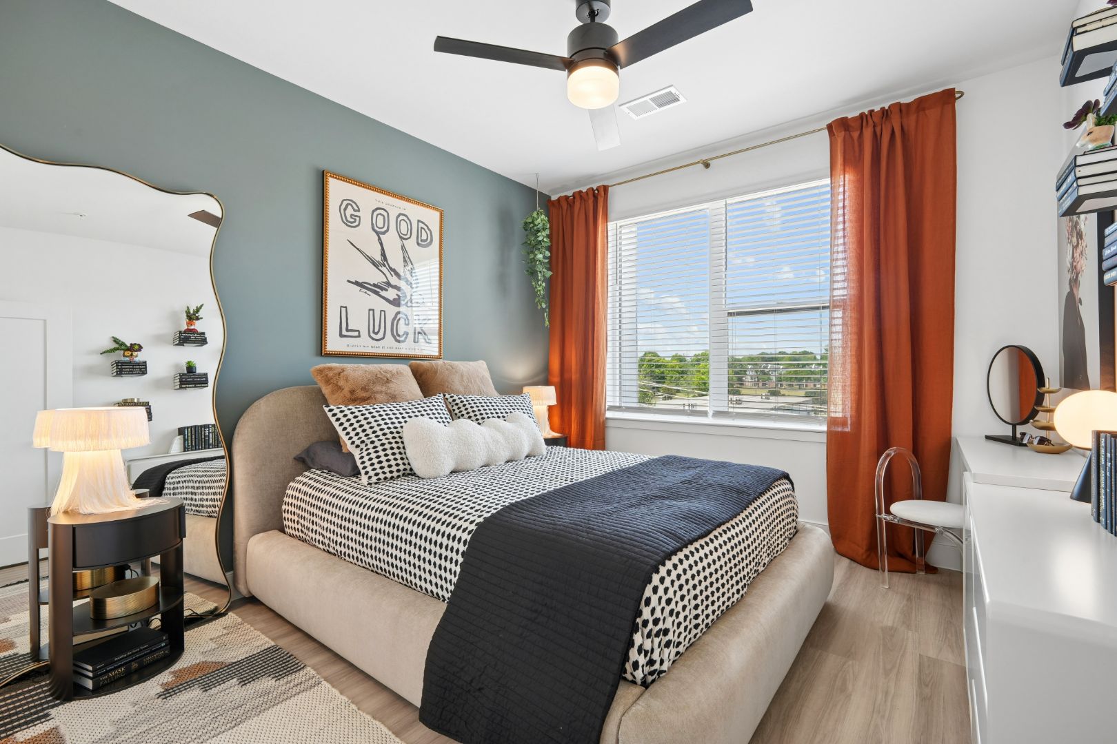 Cavella_LuxuryApartmentCommunity_Bedroom_CharlotteNC