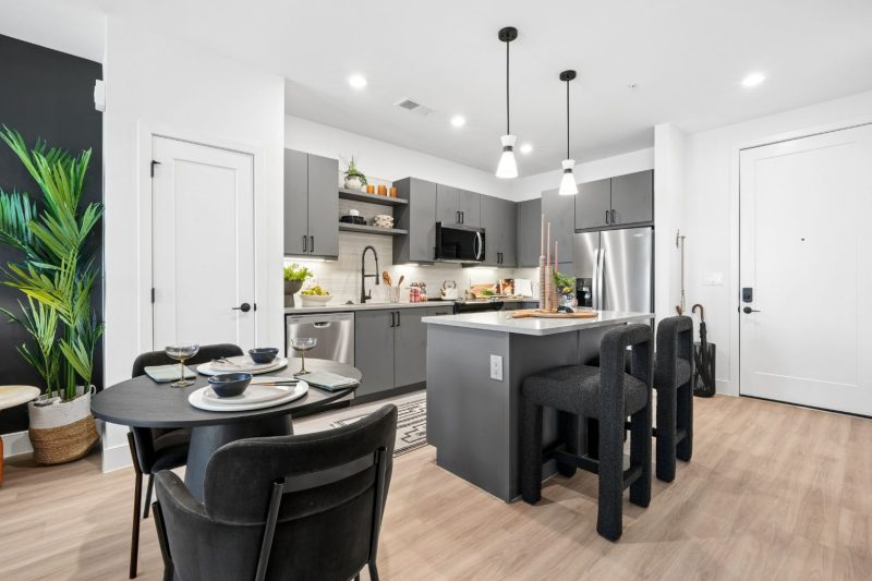 Cavella_LuxuryApartmentCommunity_Kitchen_CharlotteNC