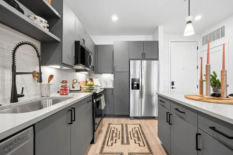 Cavella_LuxuryApartmentCommunity_Kitchen_CharlotteNC